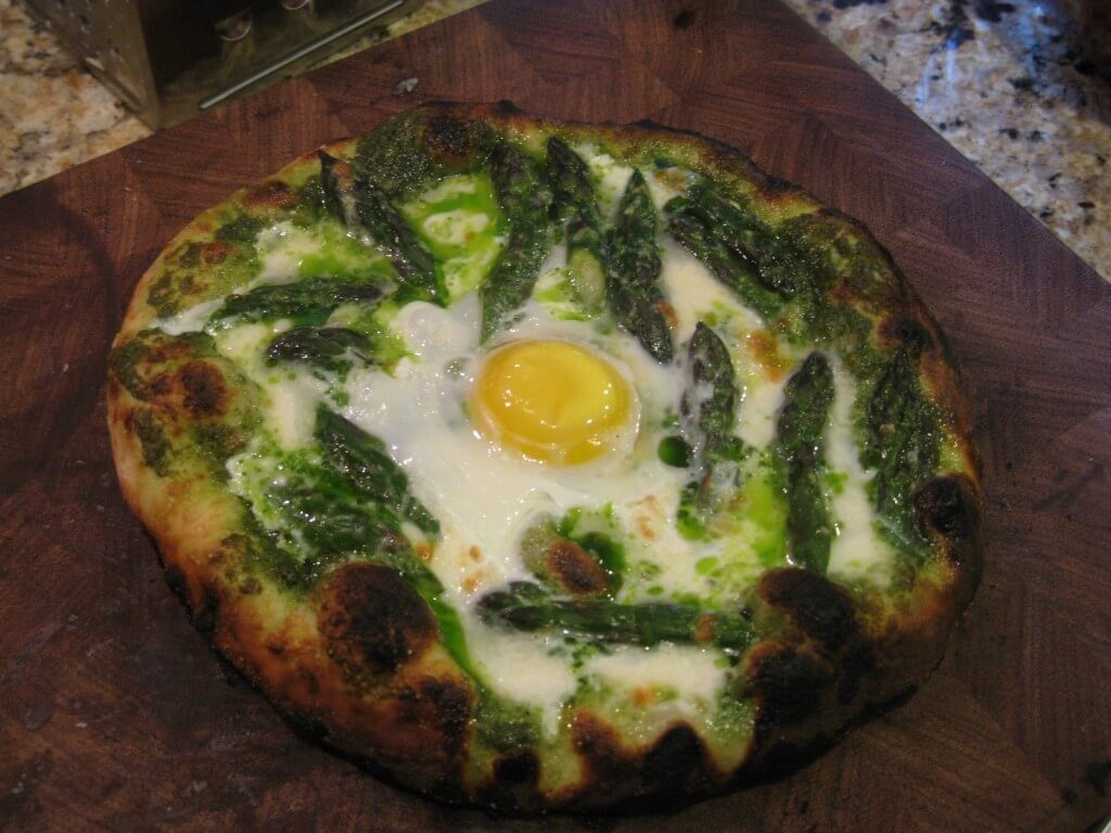pesto asparagus egg pizza
