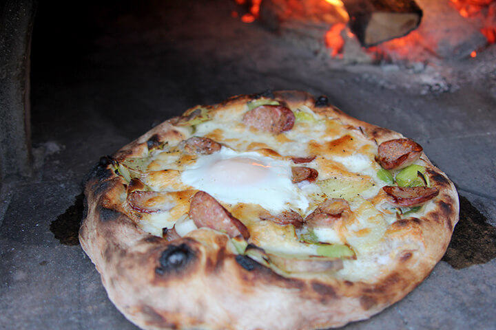 egg-and-leek-pizza