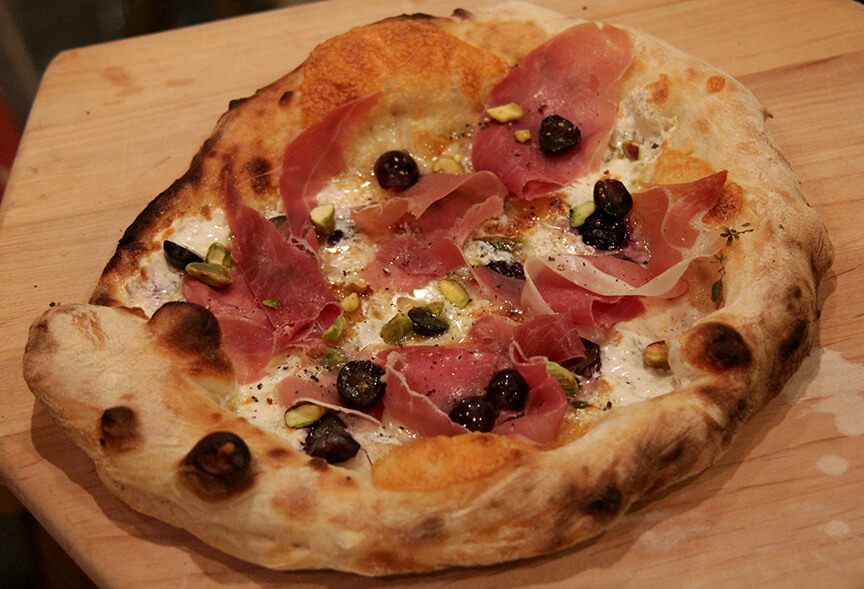 proscuitto-and-concord-grape-pizza-small