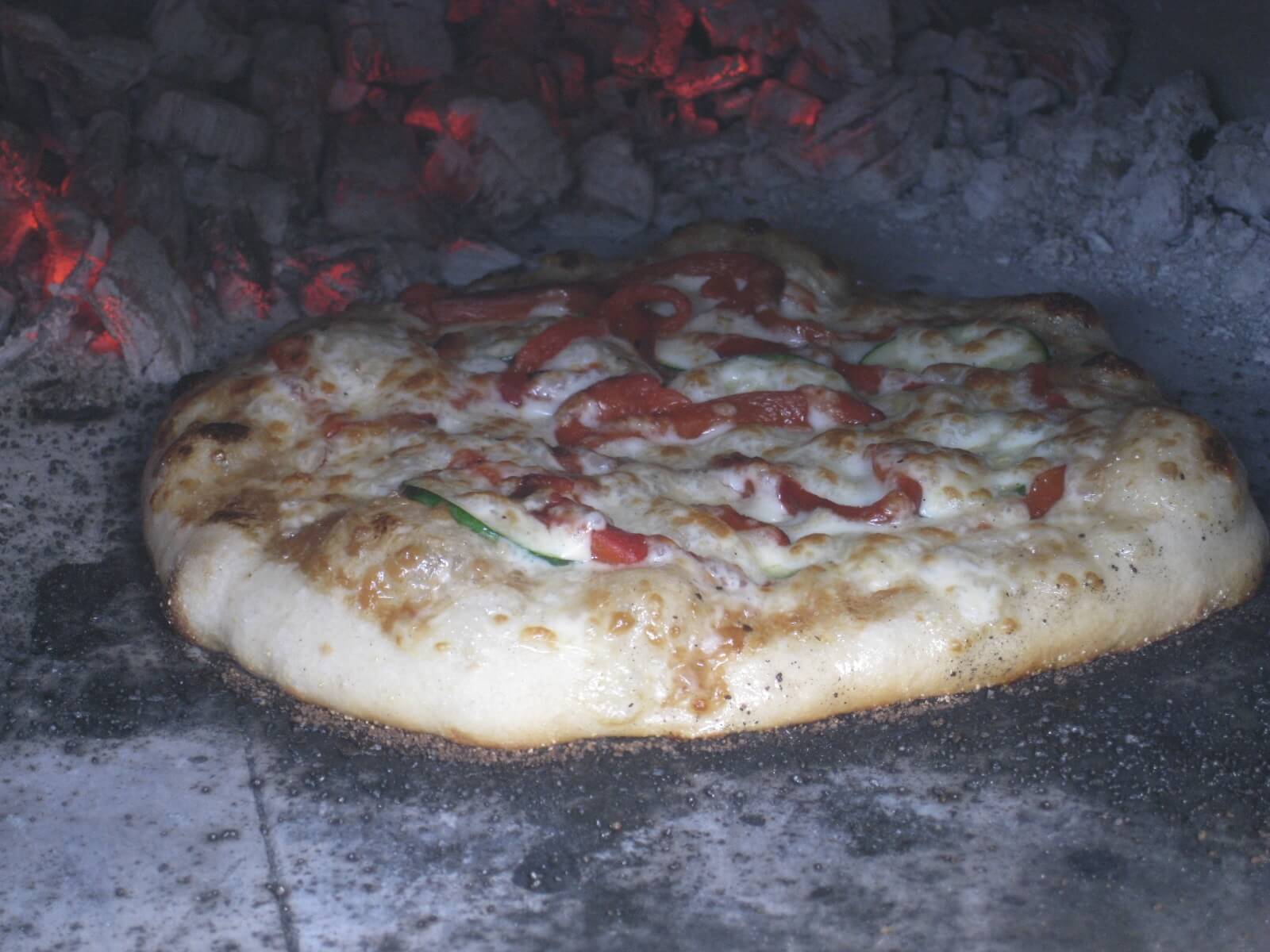 zucchini and roasted red pepper pizza