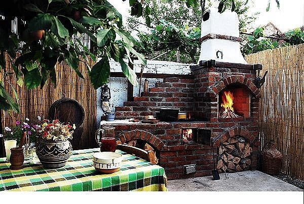 Pompeii DIY Brick Oven - Romania 1
