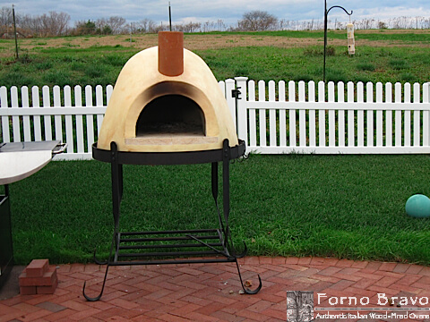 Primavera Outdoor Pizza Oven in Springfield MO