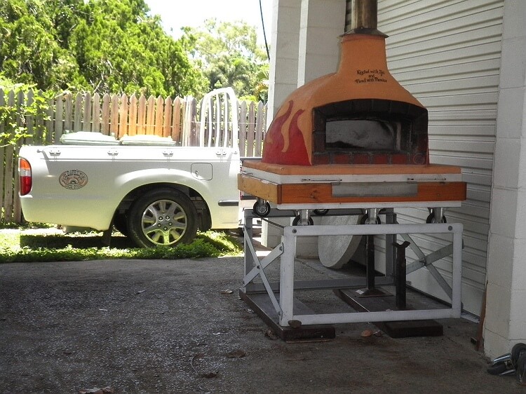 Professionale Mobile Pizza Oven Townsville AUS Forno Bravo. Authentic Wood Fired Ovens