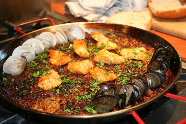 Paella Valenciana — Thyme & Envy