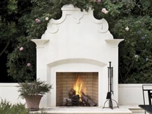 Forno Bravo fireplace kit in backyard