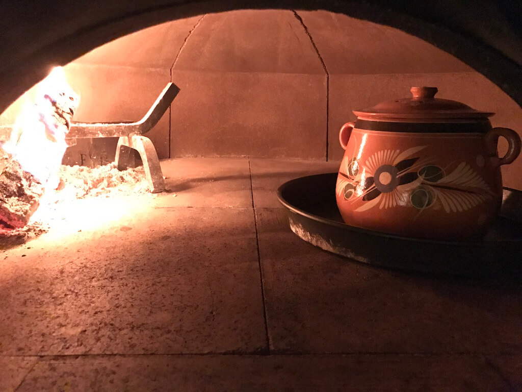 terracotta-pot-in-wood-oven