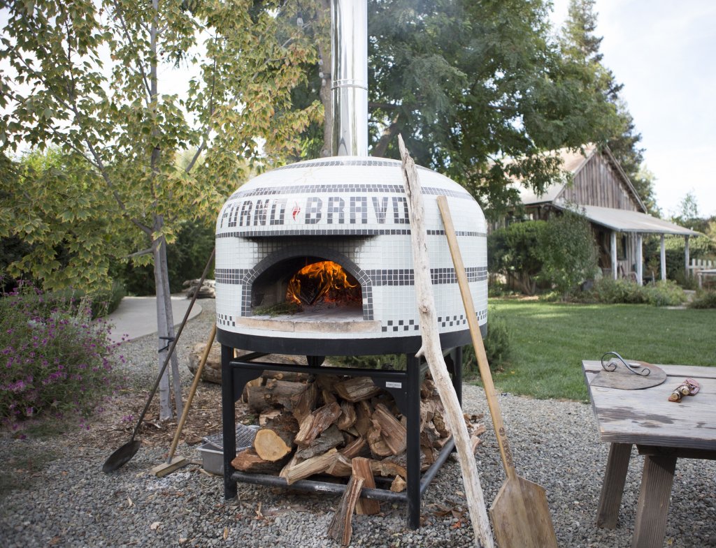 Vesuvio Pizza Oven with Fire