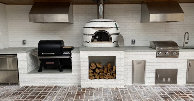 Large Wood Fired Pizza Oven w Base