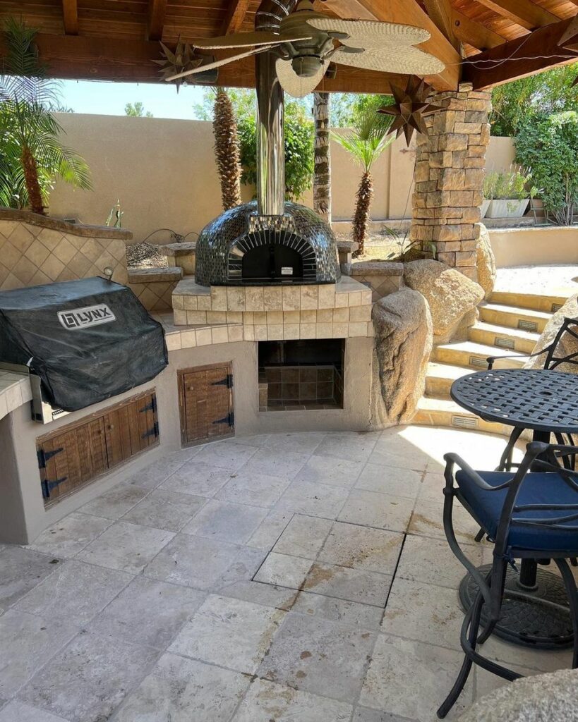 Recessed outdoor kichen - tiled pizza oven